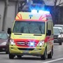 Incidente sul lavoro con una motosega: 18enne in pericolo di vita