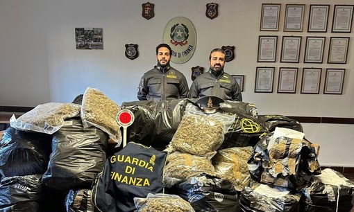 La droga sequestrata al confine con la Svizzera dalla Guardia di Finanza di Como