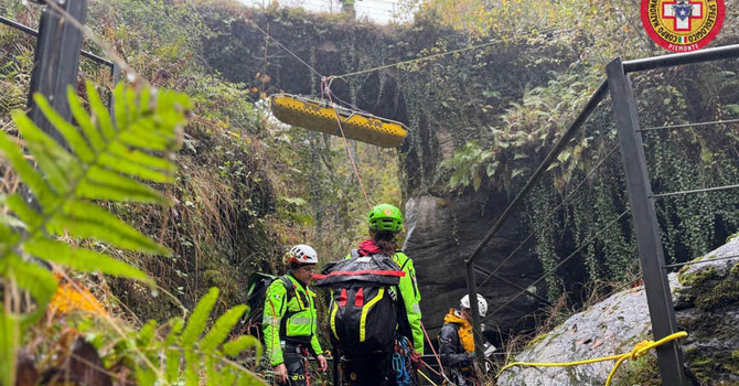 Maxi esercitazione di Soccorso alpino italiano e svizzero a Croveo FOTO E VIDEO