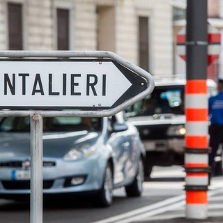 Frana sulla strada dei frontalieri in Canton Ticino: modifiche alla circolazione a Lavena Ponte Tresa