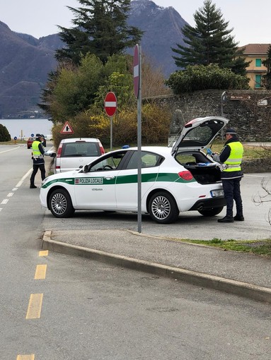 Fermati a Suna su un’auto rubata: denunciati in tre