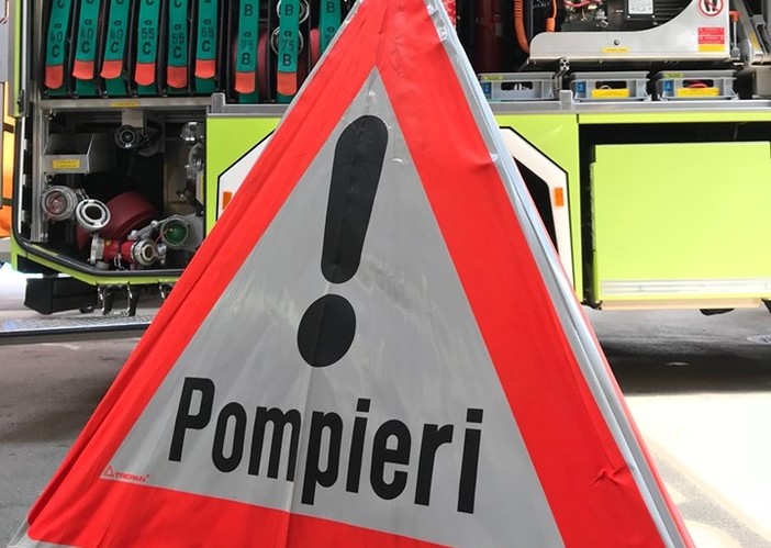 Abitazione in fiamme in Canton Ticino: intossicata una persona