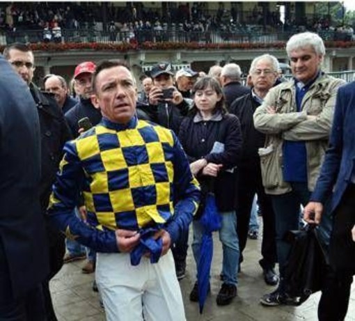 Frankie Dettori, chi è il fantino italiano che ha dichiarato bancarotta