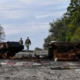 Tritacarne alle madri dei soldati uccisi in Ucraina, il regalo shock in Russia