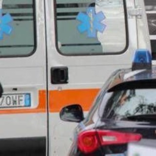 Frosinone, bimba di 7 anni va a scuola da sola. La madre trovata morta in casa