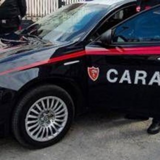 Napoli, rapinato del Rolex e poi accoltellato al volto in pieno centro