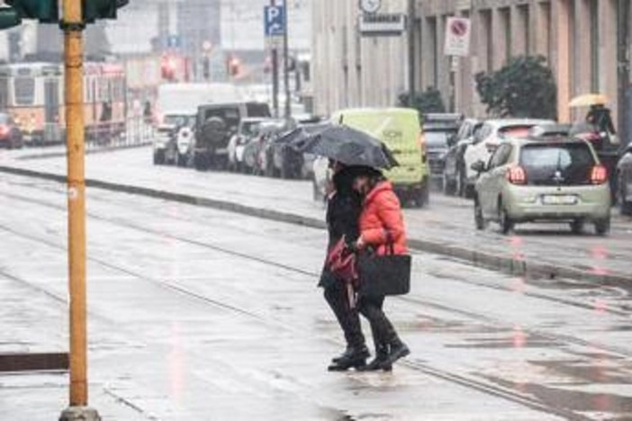 Giù le temperature, torna il maltempo sull'Italia: le previsioni meteo