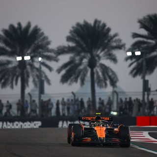 Le McLaren volano nelle libere di Abu Dhabi, Ferrari dietro