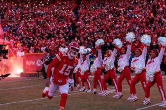 Trump sarà al Super Bowl, primo presidente in tribuna. Con lamentela...